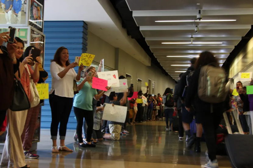 Parents Send Teenagers Off On College Tour With ‘Despedida’